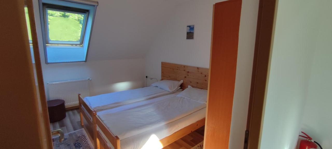 Olt-Part Vendeghaz Hotell BaileTusnad Exteriör bild