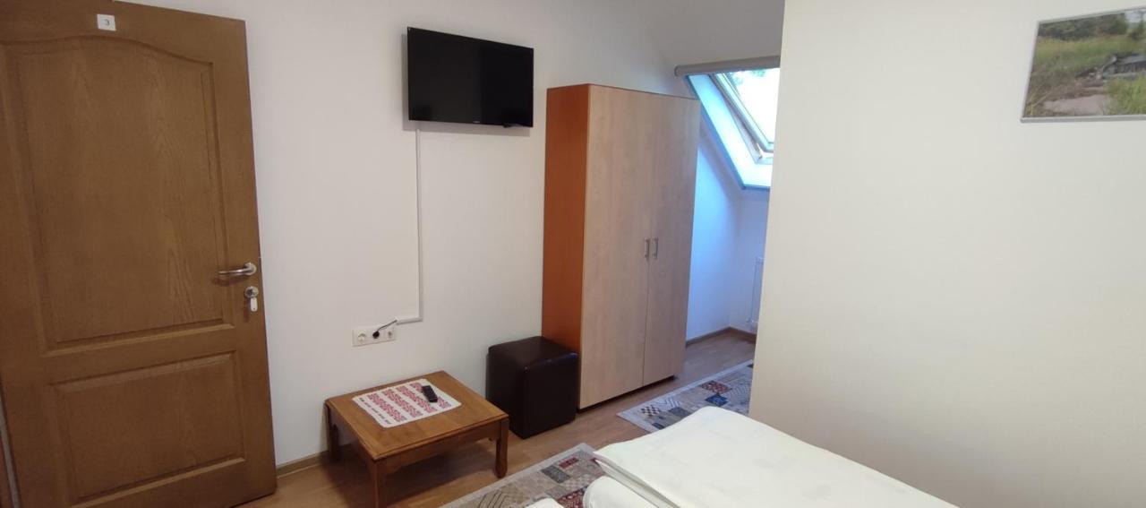 Olt-Part Vendeghaz Hotell BaileTusnad Exteriör bild