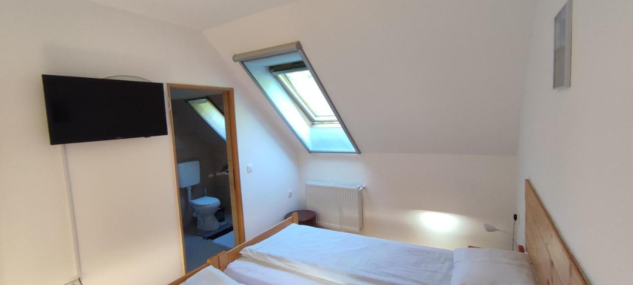 Olt-Part Vendeghaz Hotell BaileTusnad Exteriör bild