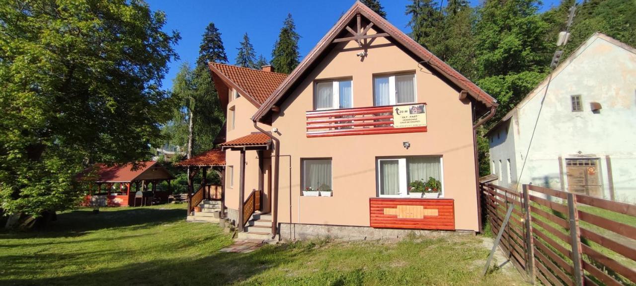Olt-Part Vendeghaz Hotell BaileTusnad Exteriör bild