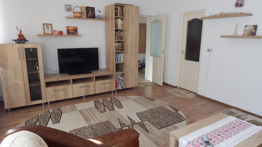 Olt-Part Vendeghaz Hotell BaileTusnad Exteriör bild